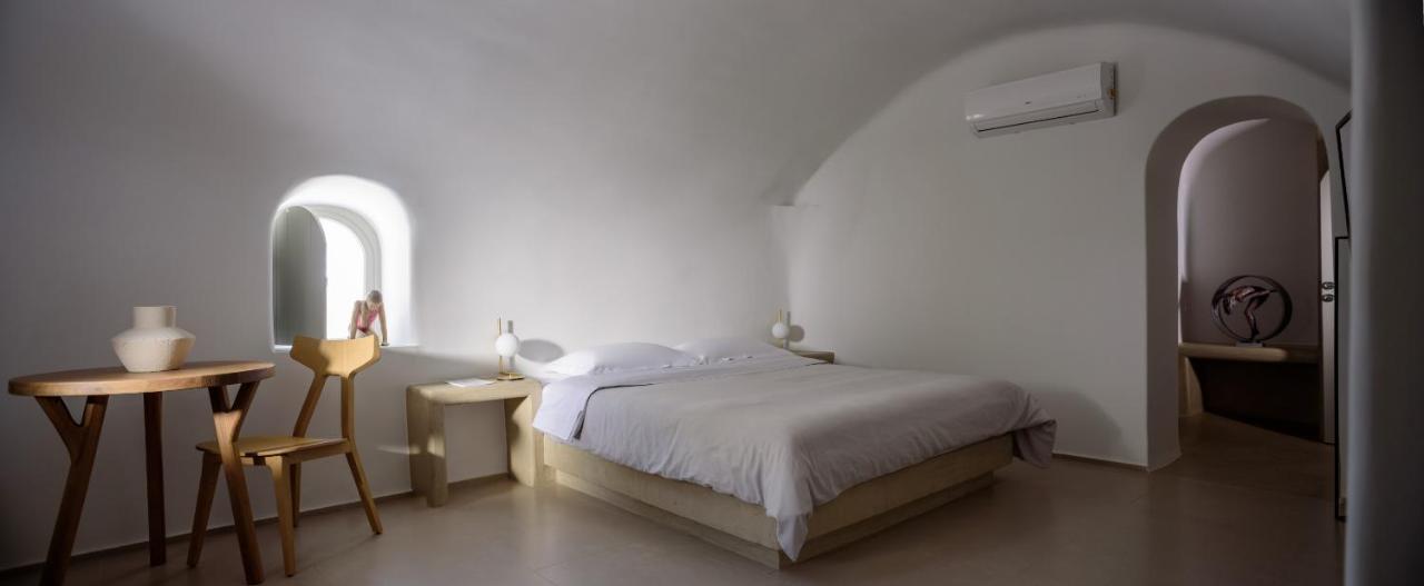 Oia Treasures Art Suites Exterior photo