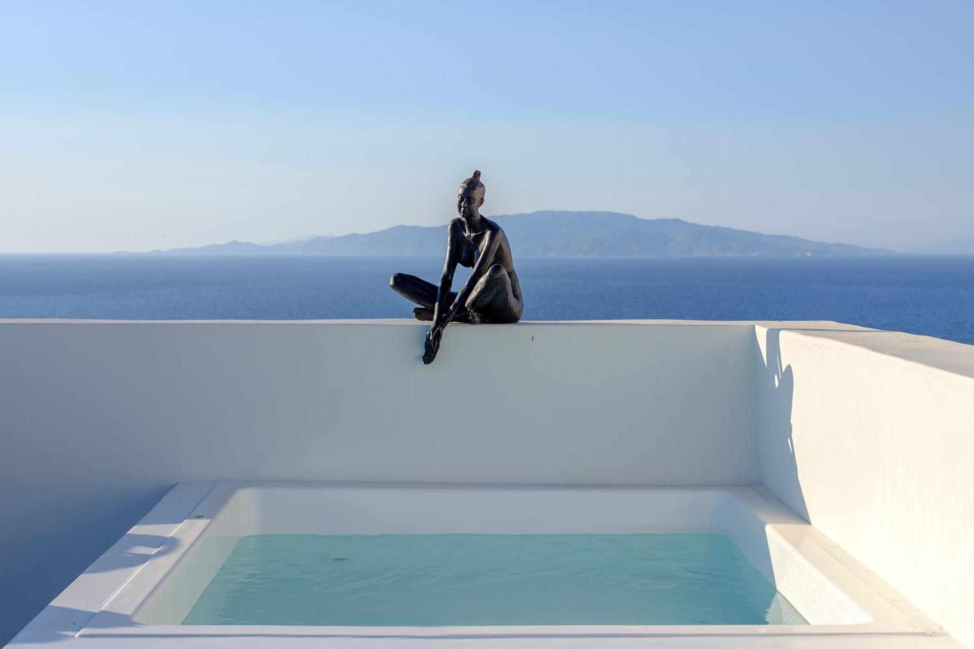 Oia Treasures Art Suites Exterior photo