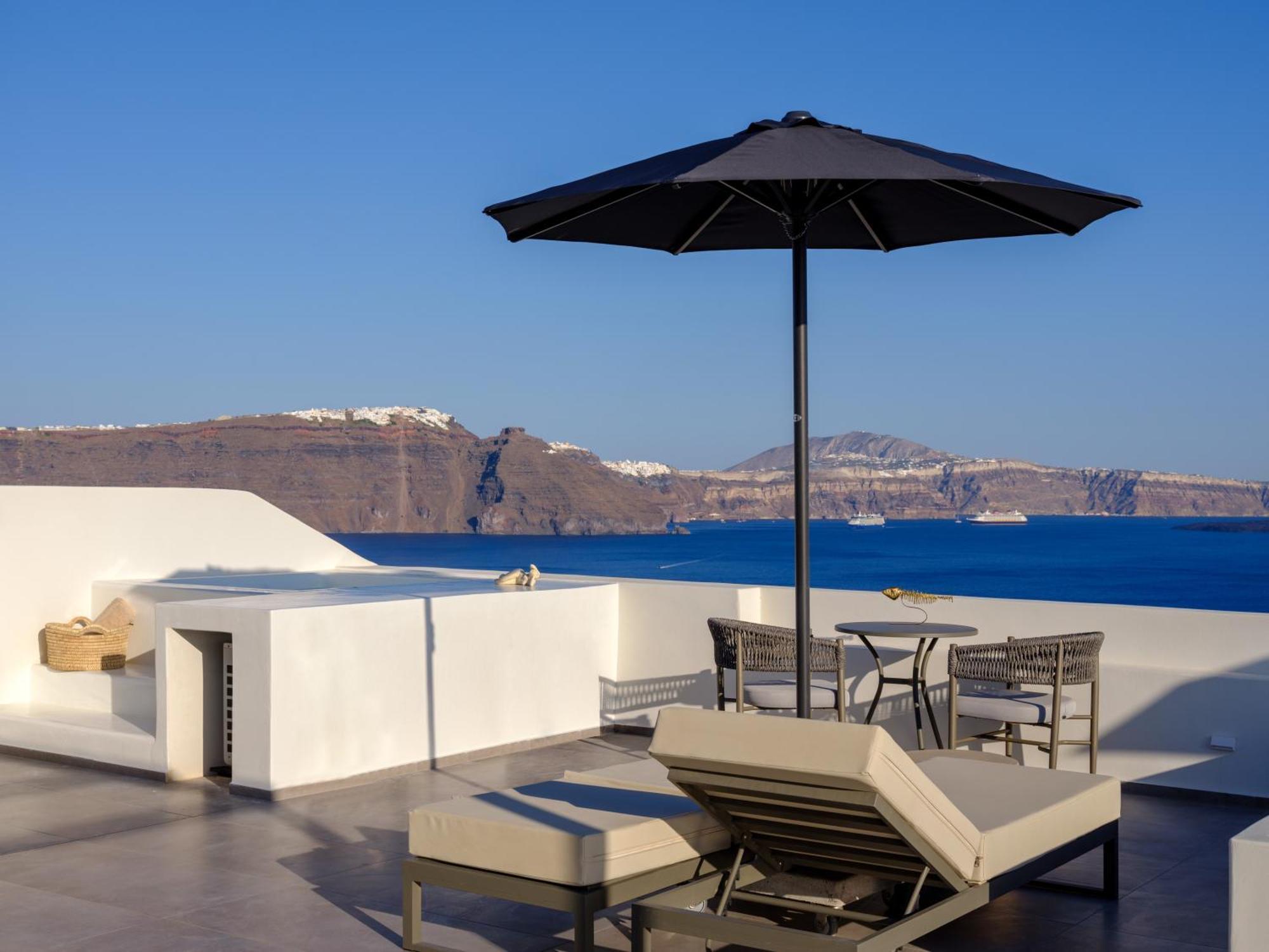 Oia Treasures Art Suites Exterior photo